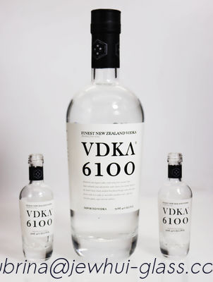 Giá tốt 750ml VDKA 6100 VODKA GLASS BOTTLE, SUPER FLINT, PAPER LABEL DECORTION, New Zealand Vokda trực tuyến