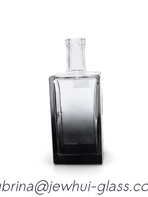 Giá tốt CHAI THỦY TINH QUBIC 700ML trực tuyến
