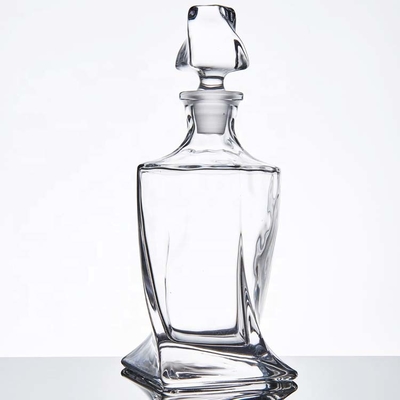 Giá tốt Clear Twist Liquor Decanter Chai 750ml Liquor Glass Decanter With Stoppers trực tuyến